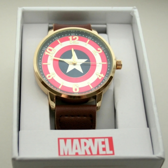 Comics Captain America Shield Watch Men's Dress New Box Strap - Picture 2 of 6